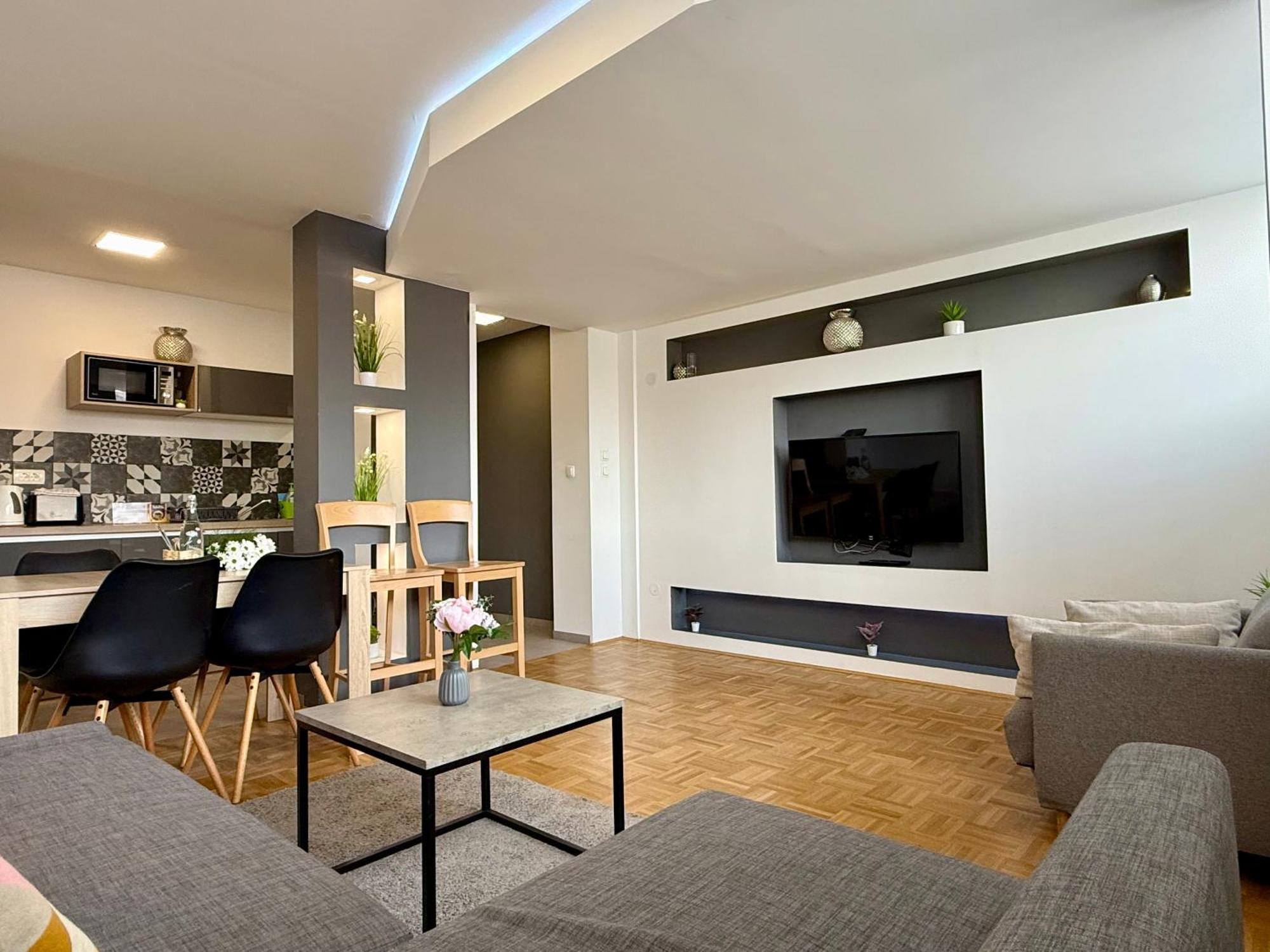 Apartments Park Siska Любляна Экстерьер фото